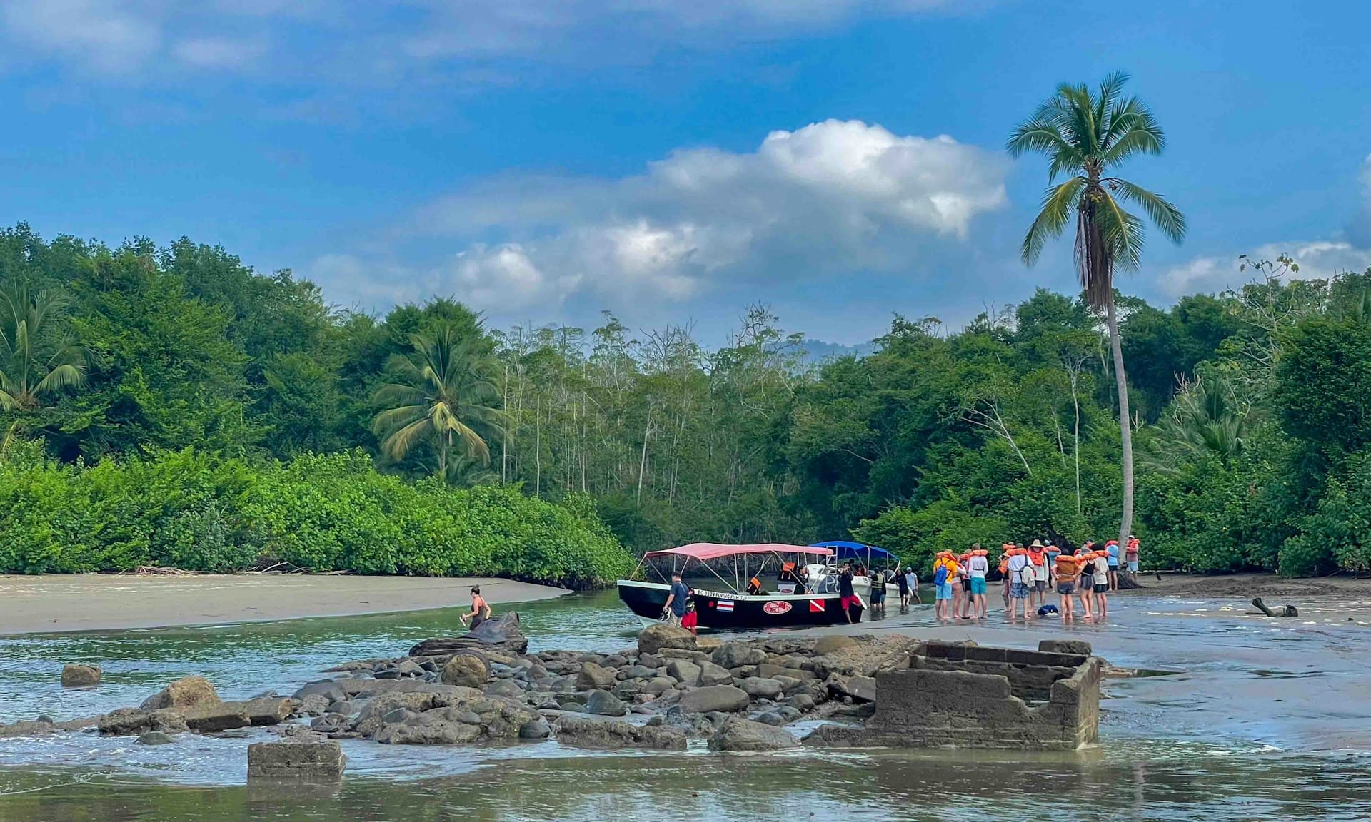 The Role of a Tourist Guide: Bringing Destinations to Life
